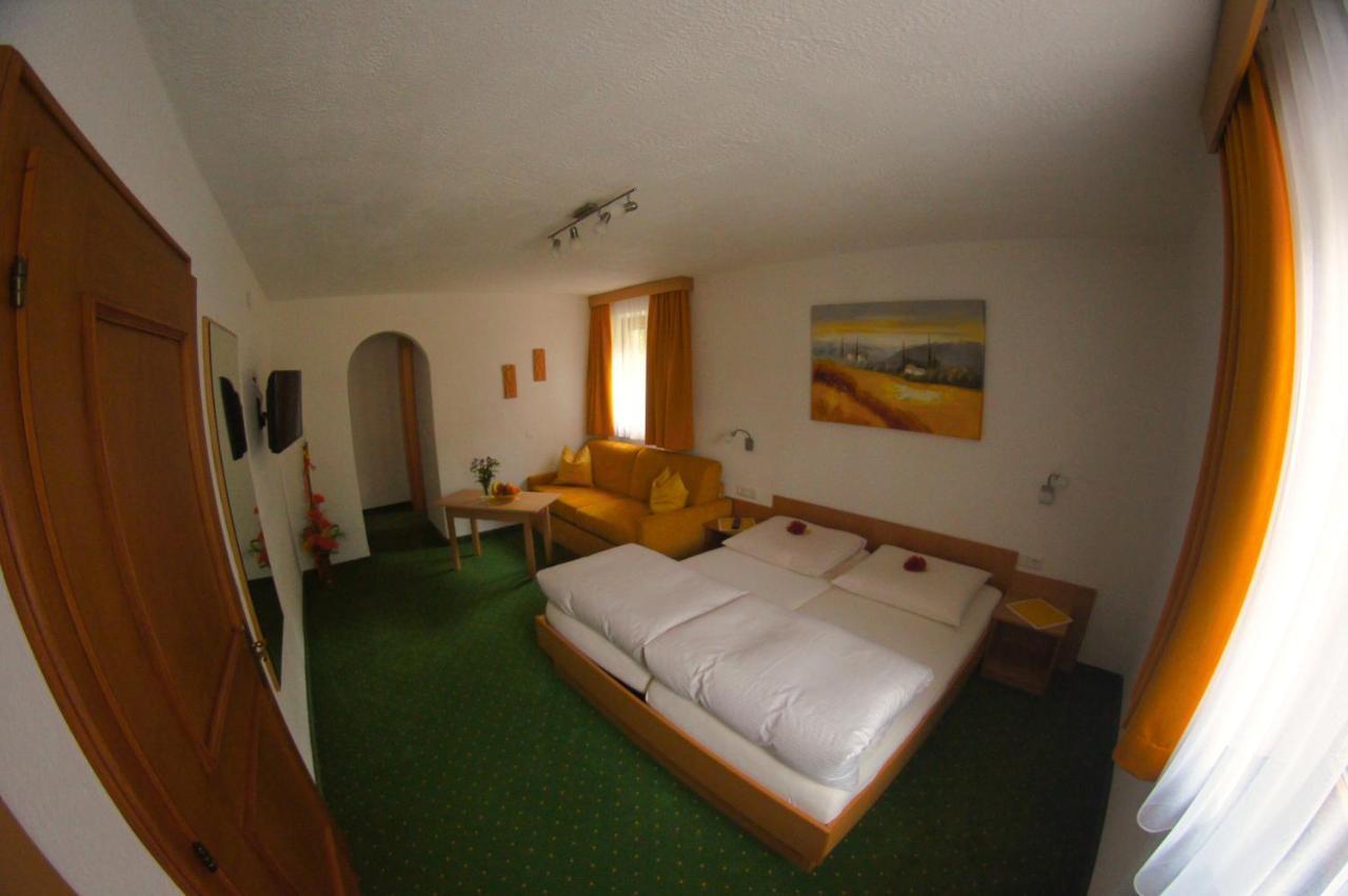 Koecks Bed & Breakfast Galtuer Luaran gambar