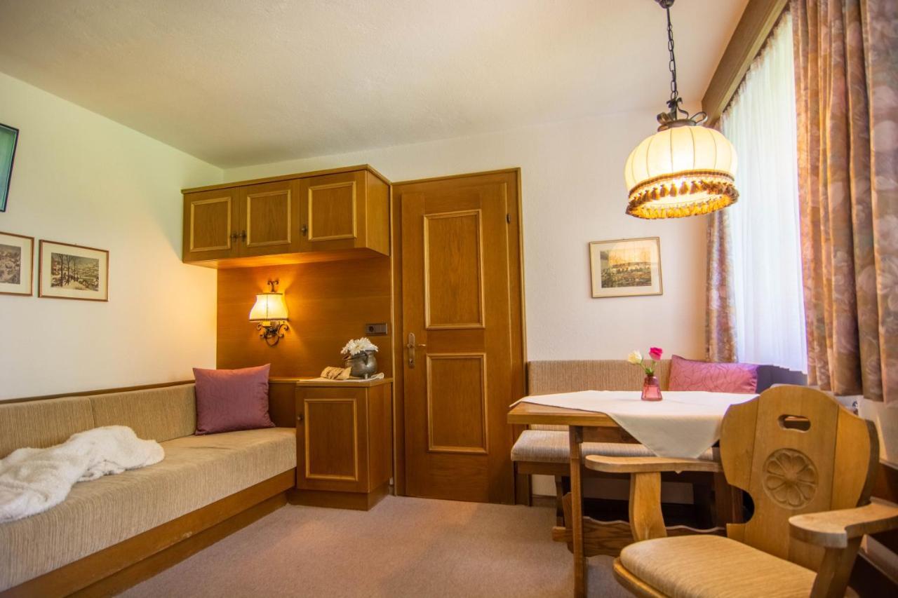 Koecks Bed & Breakfast Galtuer Luaran gambar