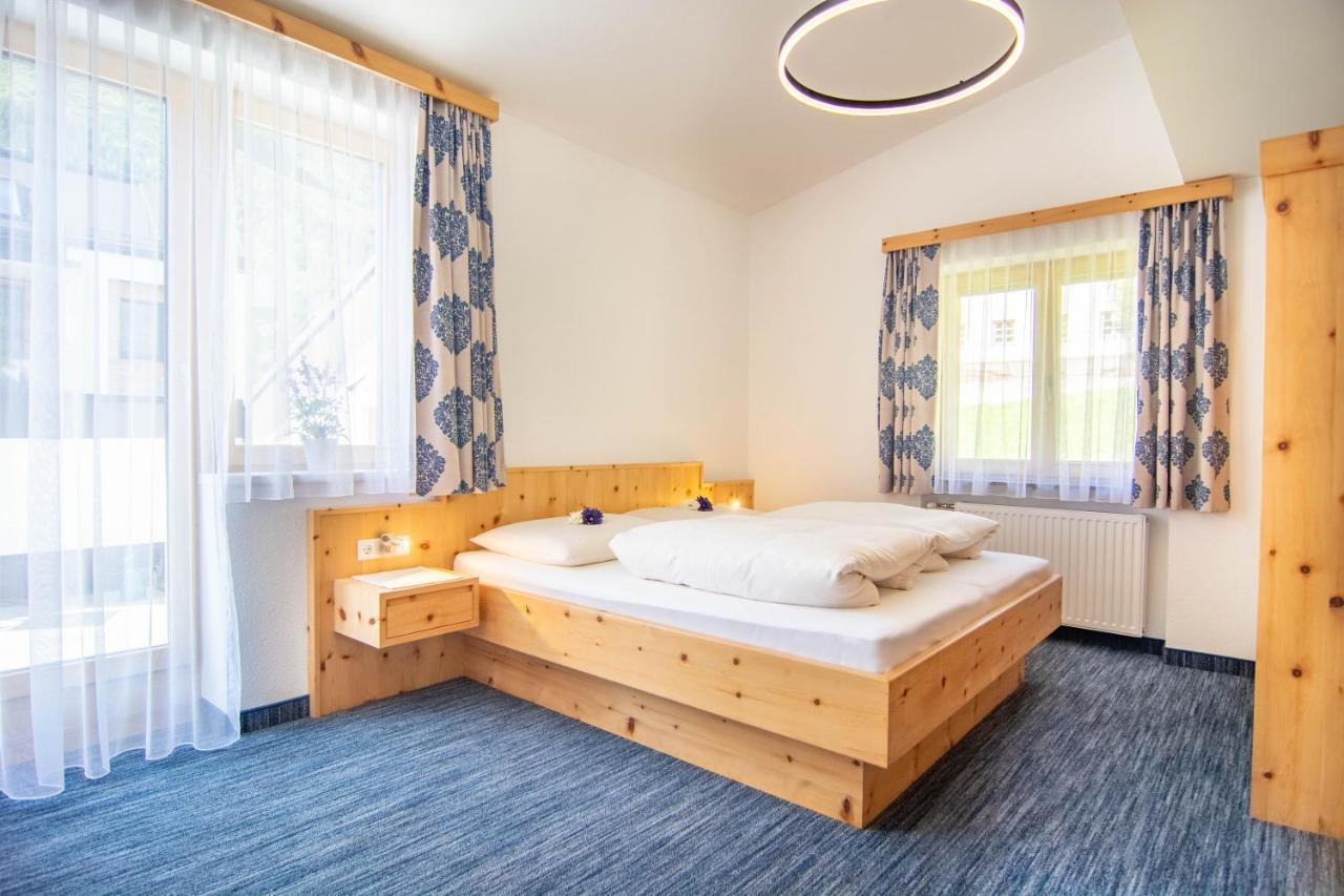 Koecks Bed & Breakfast Galtuer Luaran gambar